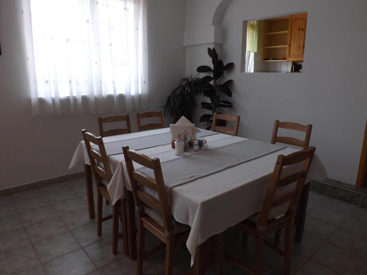 Arielle Panzio Hotel Zalaegerszeg Buitenkant foto
