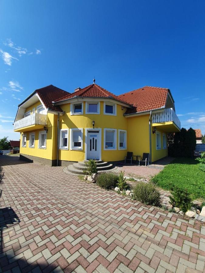 Arielle Panzio Hotel Zalaegerszeg Buitenkant foto