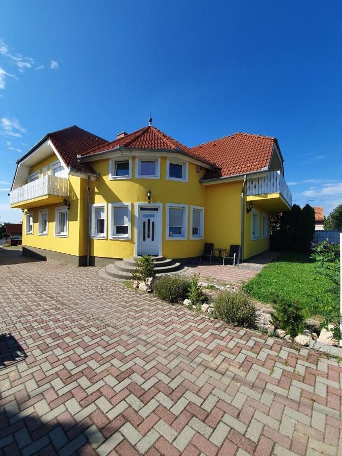 Arielle Panzio Hotel Zalaegerszeg Buitenkant foto